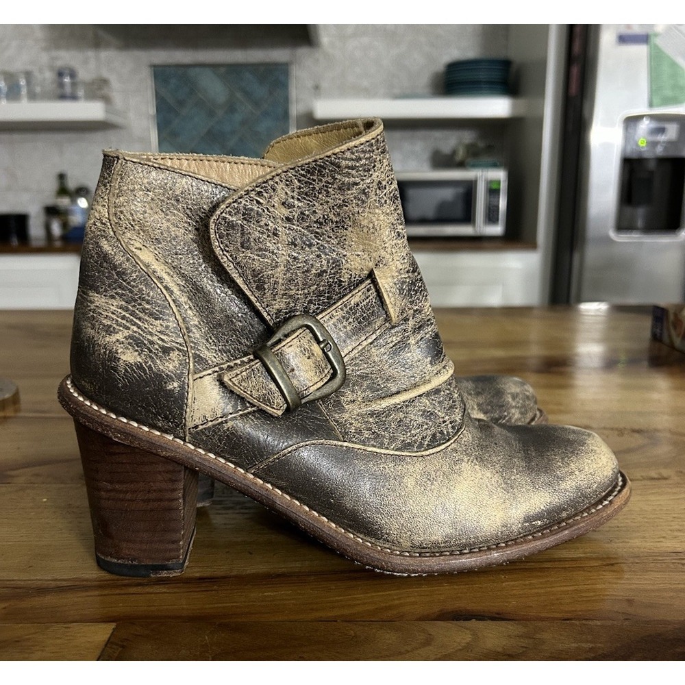 BED STU DISTRESSED LEATHER‎ BENCH MADE BUCKLE BOOTS Sz 8
